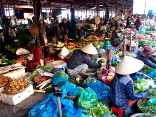 Hoi An local market
